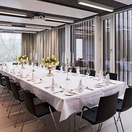Kettenbrucke Saal 2 Bankett