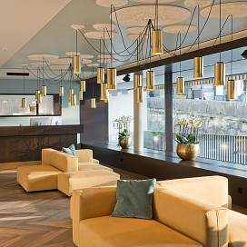 Kettenbrucke Lobby Reception