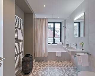 Kettenbrucke Suite Badezimmer