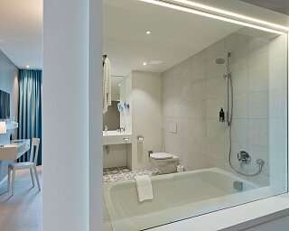 Kettenbruecke Zimmer Bad Wanne