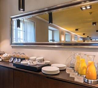 Fruhstucksbuffet Kettenbrucke